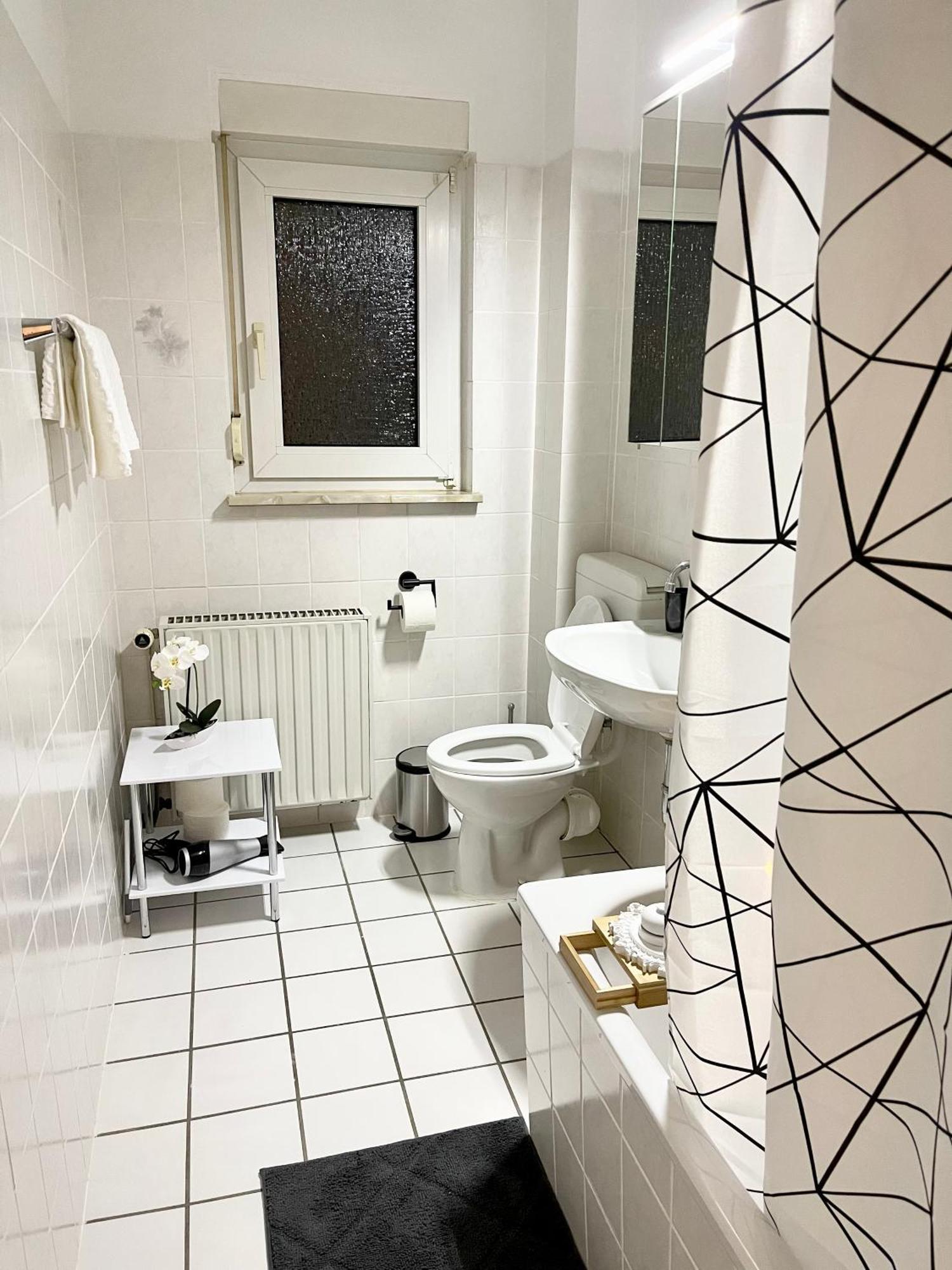 Tunnel Apartment - Nordbahntrasse, Kontaktloser Self-Check-In, Netflix Wuppertal Extérieur photo